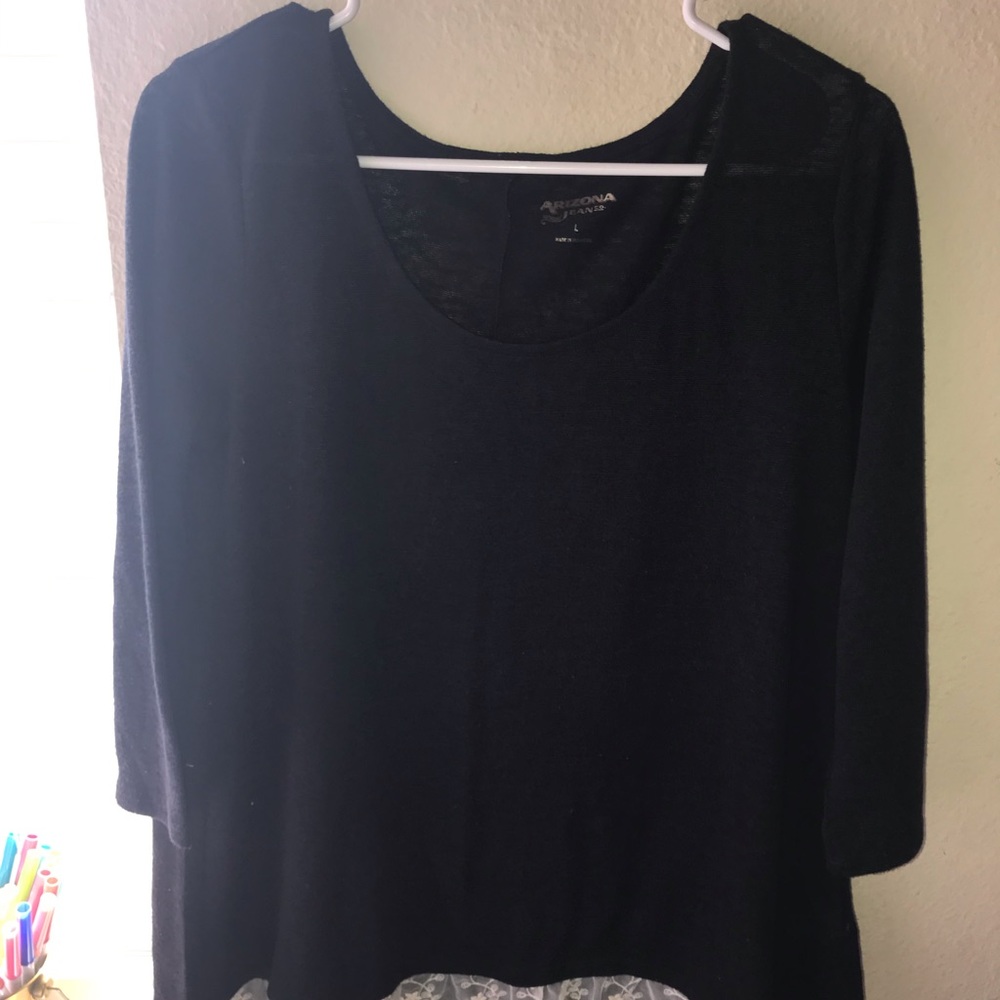 BLACK LACY TOP